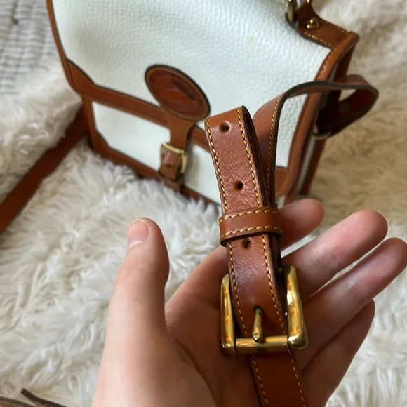 Vintage Dooney & Bourke White and Brown Courier Bag - Picture 9 of 11